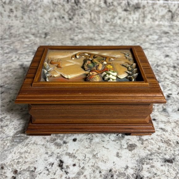 1986 Goebel Hummel First Edition Ride into Christmas Music Box - New in Box - Picture 8 of 11